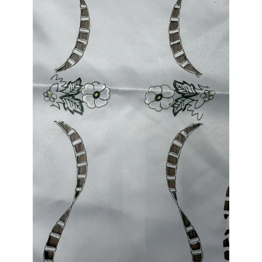 Chicken Cross Stitch Linen Hand Embroidered White Dresser Table Runner 33
